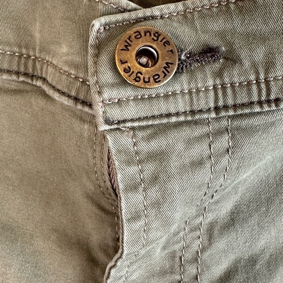 Wrangler Straight Fit Premium Quality Olive/Army Green Jeans Sz: 40x30 - Picture 4 of 11
